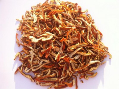陈皮选金黄色，皮薄无霉点的